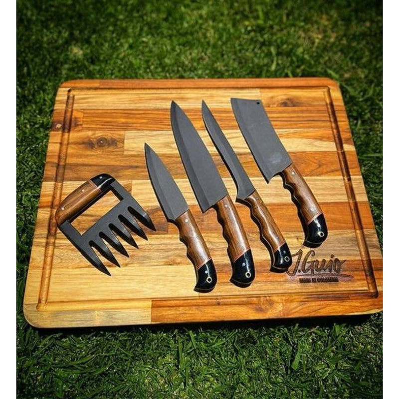 Grill Brothers SET KNIVES 5-piece high-carbon steel BBQ knife set with ergonomic wooden handles on a wooden cutting board.