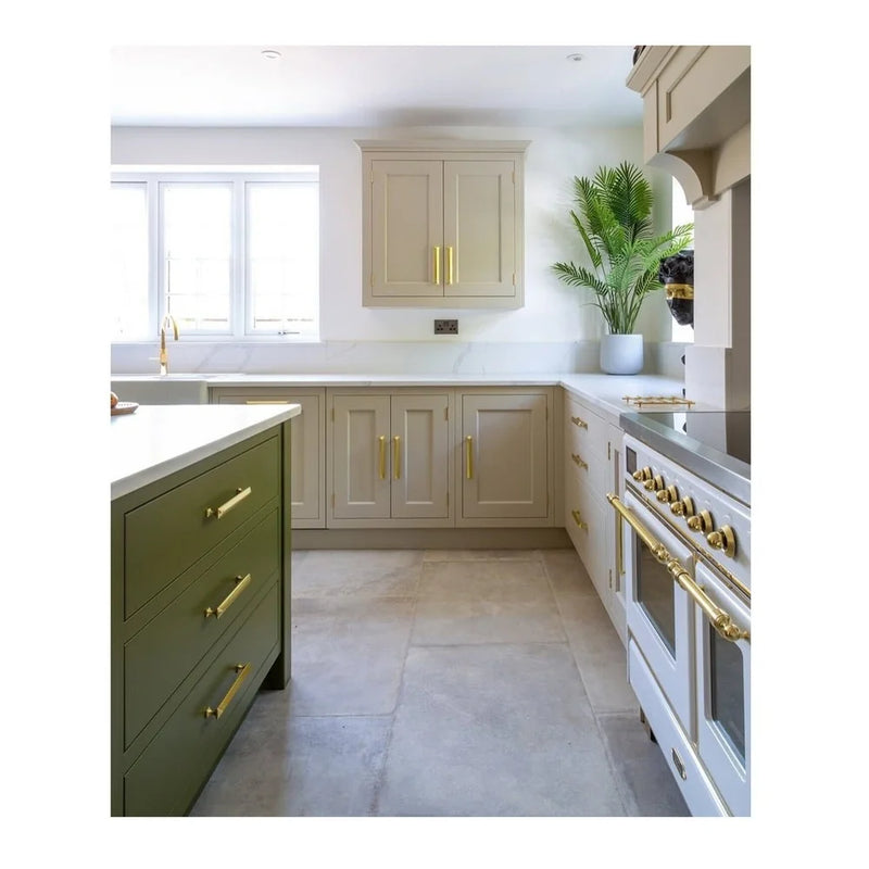 ILVE Majestic II 40" Induction Freestanding Range in White with Brass Trim, UMDI10NS3WHG