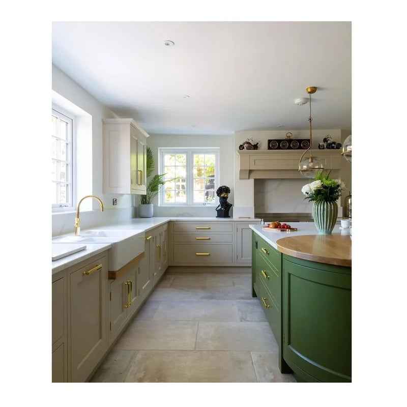 ILVE Majestic II 40" Induction Freestanding Range in White with Brass Trim, UMDI10NS3WHG